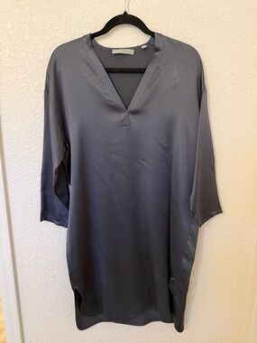 VINCE Charcoal Gray 100% silk Long-Sleeve Shift Dress Small